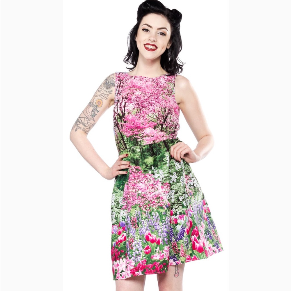 Retrolicious Spring Fling Dress Small
